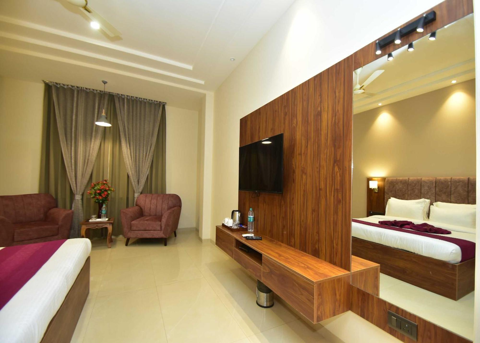 Hotel Shyamleela Khātu Dış mekan fotoğraf